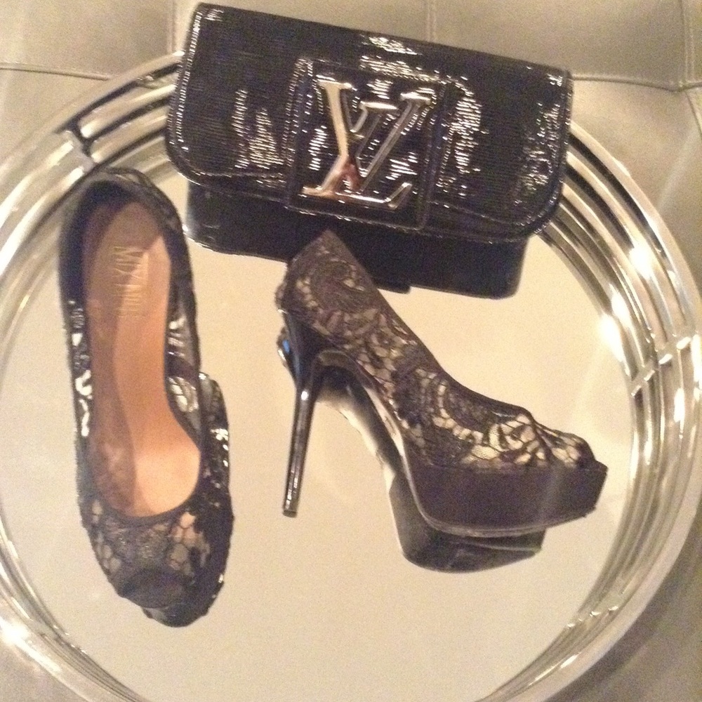 Black Lace Illusion Platform